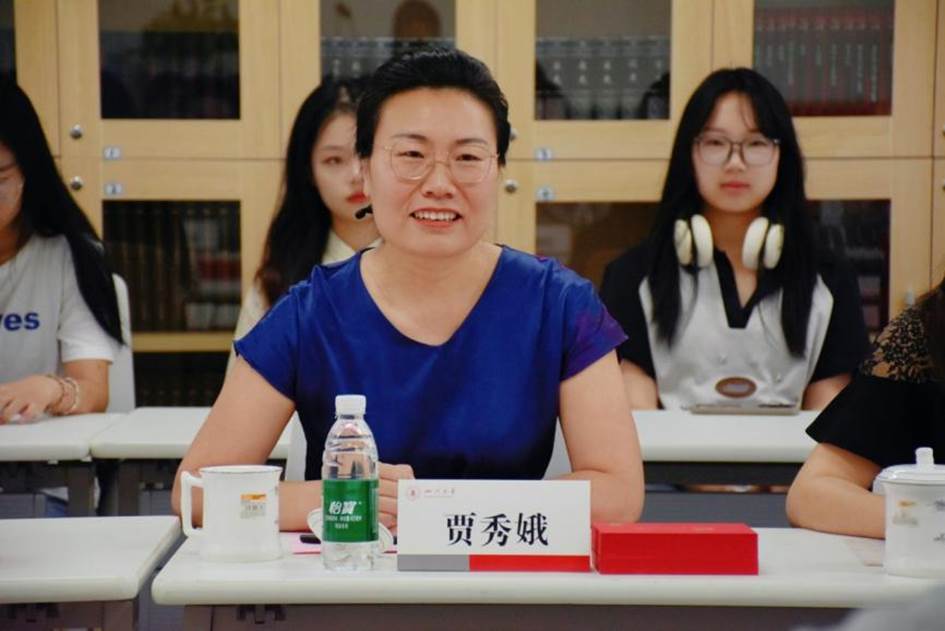 beat365官网教育基金会副秘书长贾秀娥发言